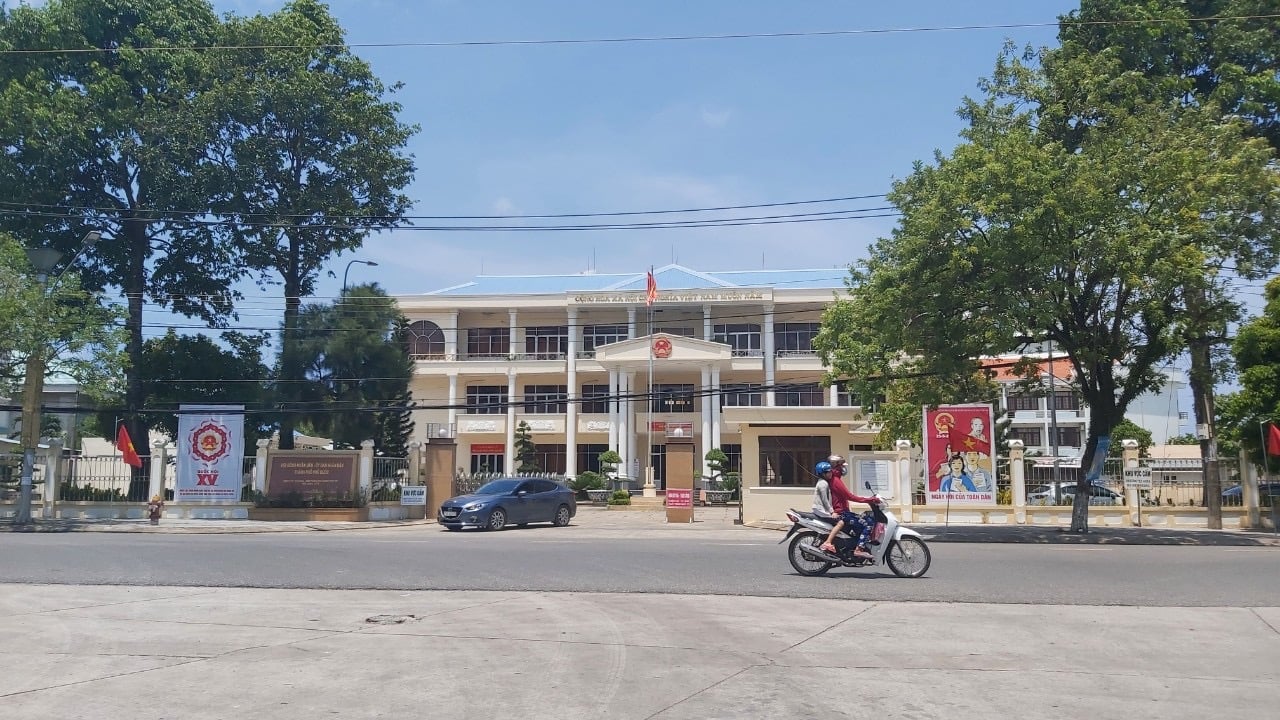 Disziplinarmaßnahmen gegen die Provinzinspektion von Kien Giang und den Vorsitzenden des Volkskomitees der Stadt Phu Quoc, Bild 1