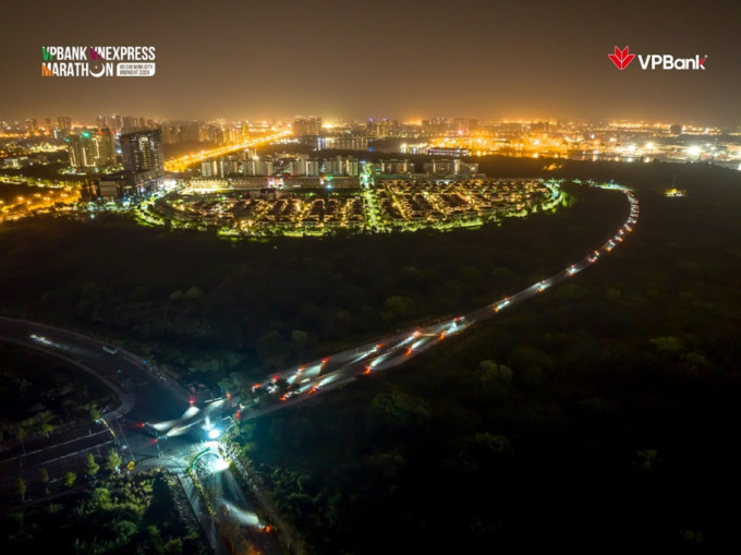 The road is lit up by the Green SM electric motorbike. Photo: VM