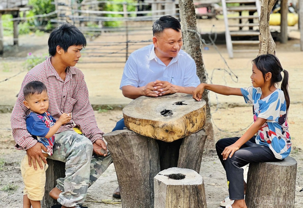 Village teacher and the journey of sowing hope and nurturing knowledge for poor students in Gia Lai