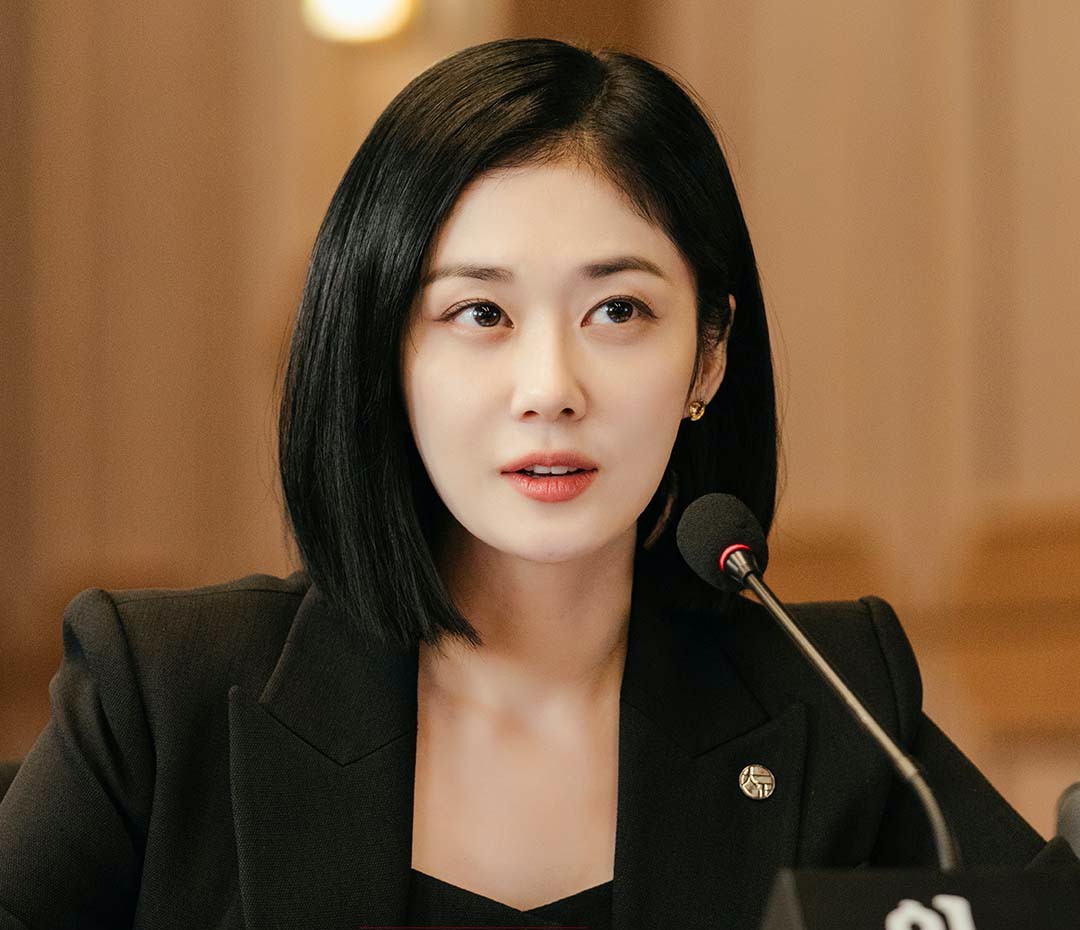 Jang Nara a été saluée pour son jeu d'acteur explosif lorsqu'elle a joué le rôle d'une avocate spécialisée dans les divorces. Photo : Fabricant