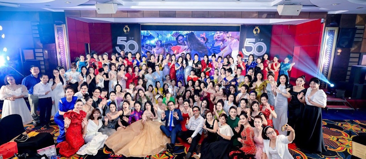 CEO Cao Thu Hoài vinh dự nhận danh hiệu Top 20 doanh nhân ảnh hưởng toàn cầu do Happy Women Leader Network tặng