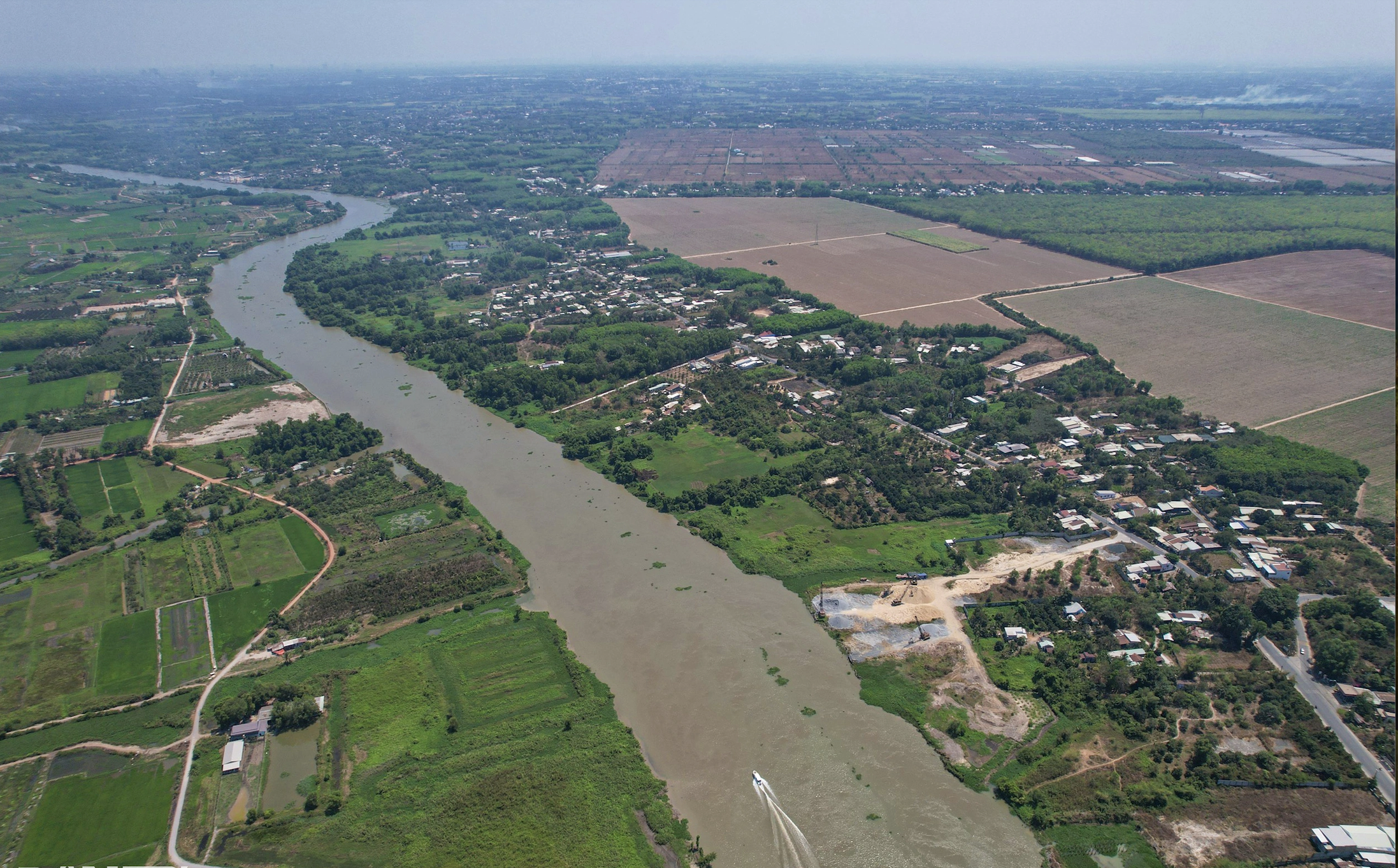 ដាក់ជូនរដ្ឋាភិបាលគម្រោងផ្លូវក្រវ៉ាត់ក្រុងទី៤ ទីក្រុងហូជីមិញ បើកសករាជថ្មីពីផ្លូវធំជាងគេក្នុងតំបន់ភាគអាគ្នេយ៍