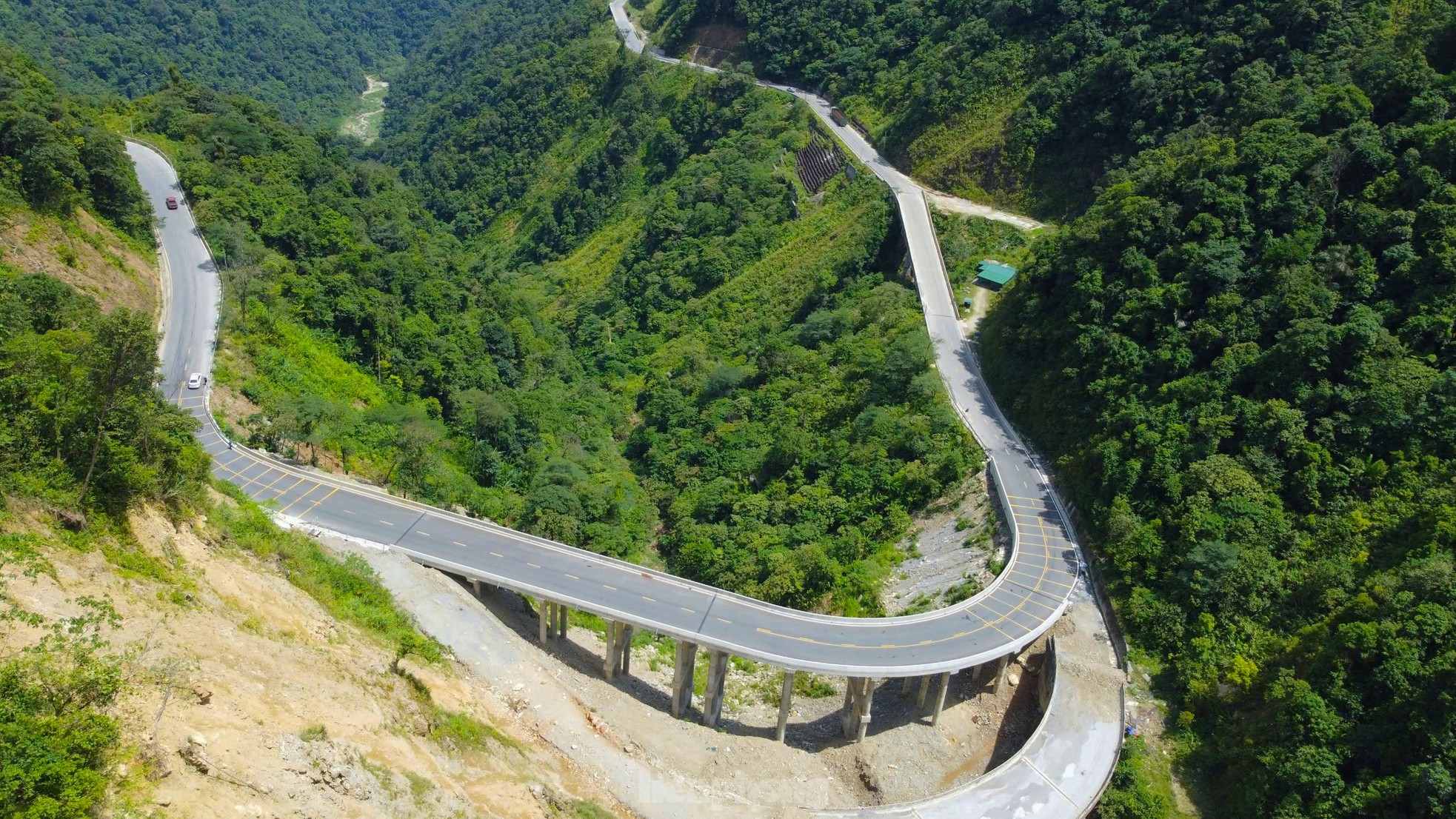 La forme de la route nationale 8A après sa modernisation avec un capital de plus de 1 600 milliards de VND photo 7