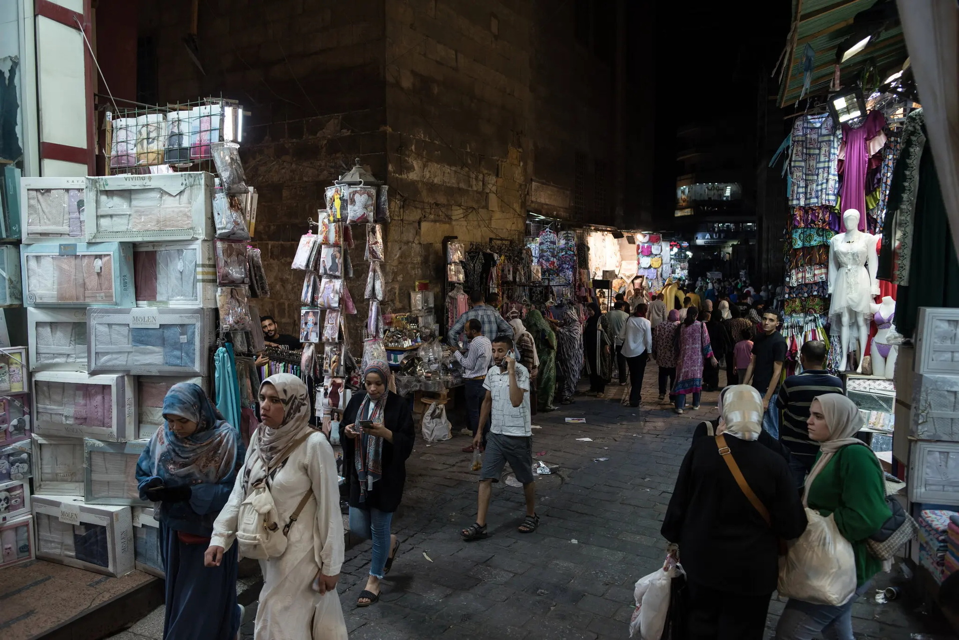 Hot and economic hardship in the face of the people of Egypt photo 2