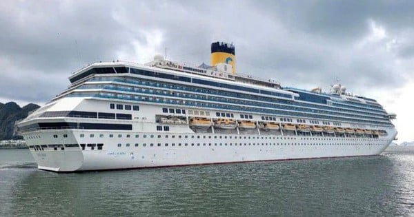 Quang Ninh welcomes super cruise ship Costa Serena with more than 3,500 tourists back to visit Ha Long Bay