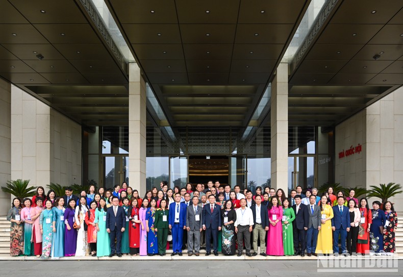Vietnam Women's Journalists Club with many positive contributions to the country's innovation, picture 4