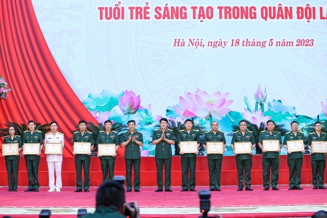 Thủ tướng: Phát triển khoa học công nghệ theo chiều sâu đáp ứng tốt yêu cầu, nhiệm vụ của quân đội  ảnh 3