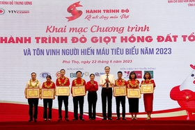 Khai mạc Hành trình đỏ “Giọt hồng Đất Tổ” và tôn vinh người hiến máu tiêu biểu