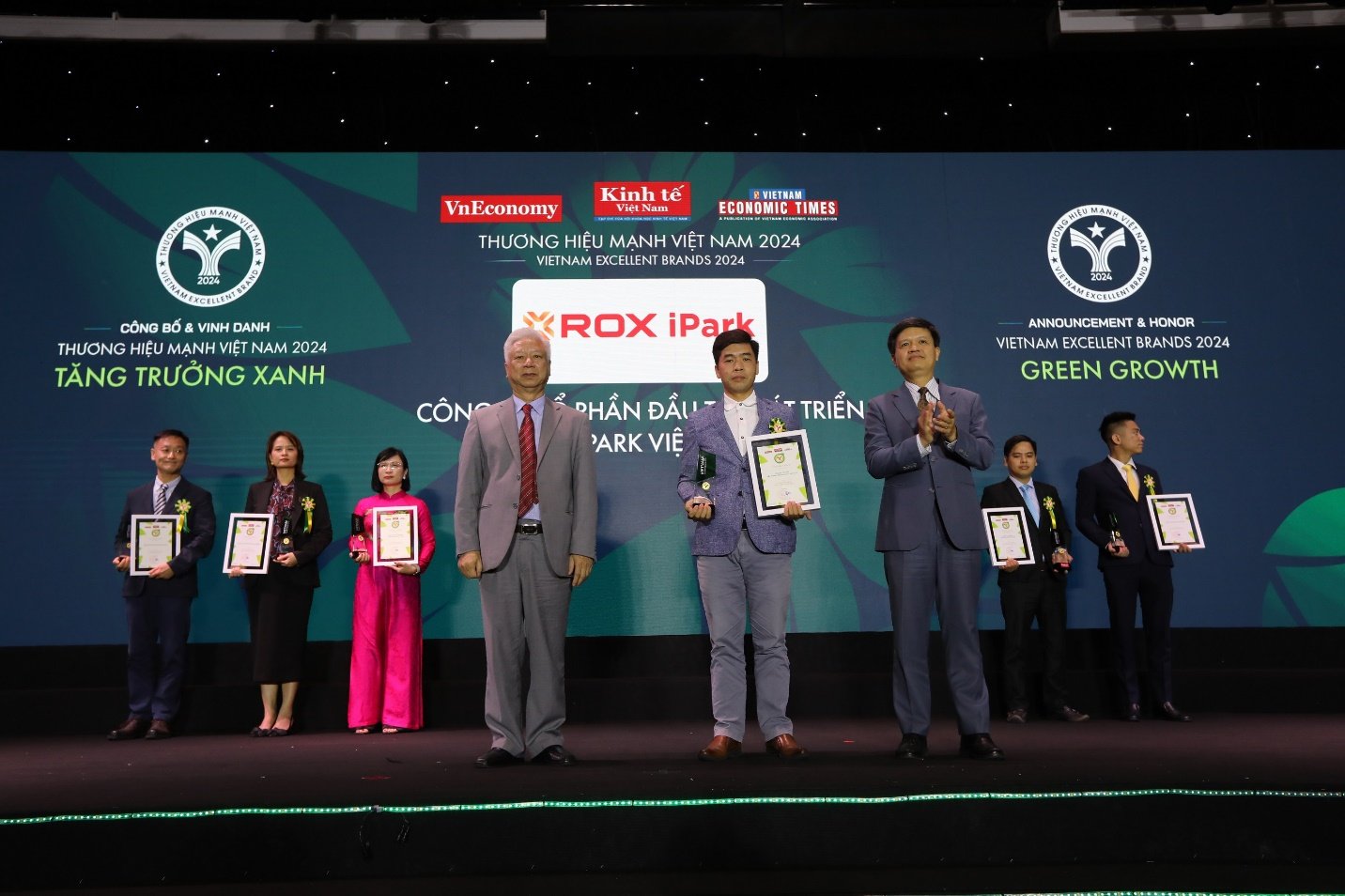 ROX iPark được vinh danh là doanh nghiệp tăng trưởng xanh- Ảnh 1.