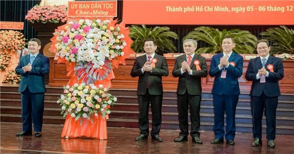 Stadt. Ho Chi Minh strebt danach, das ganze Land in eine Ära des nationalen Wachstums zu führen.