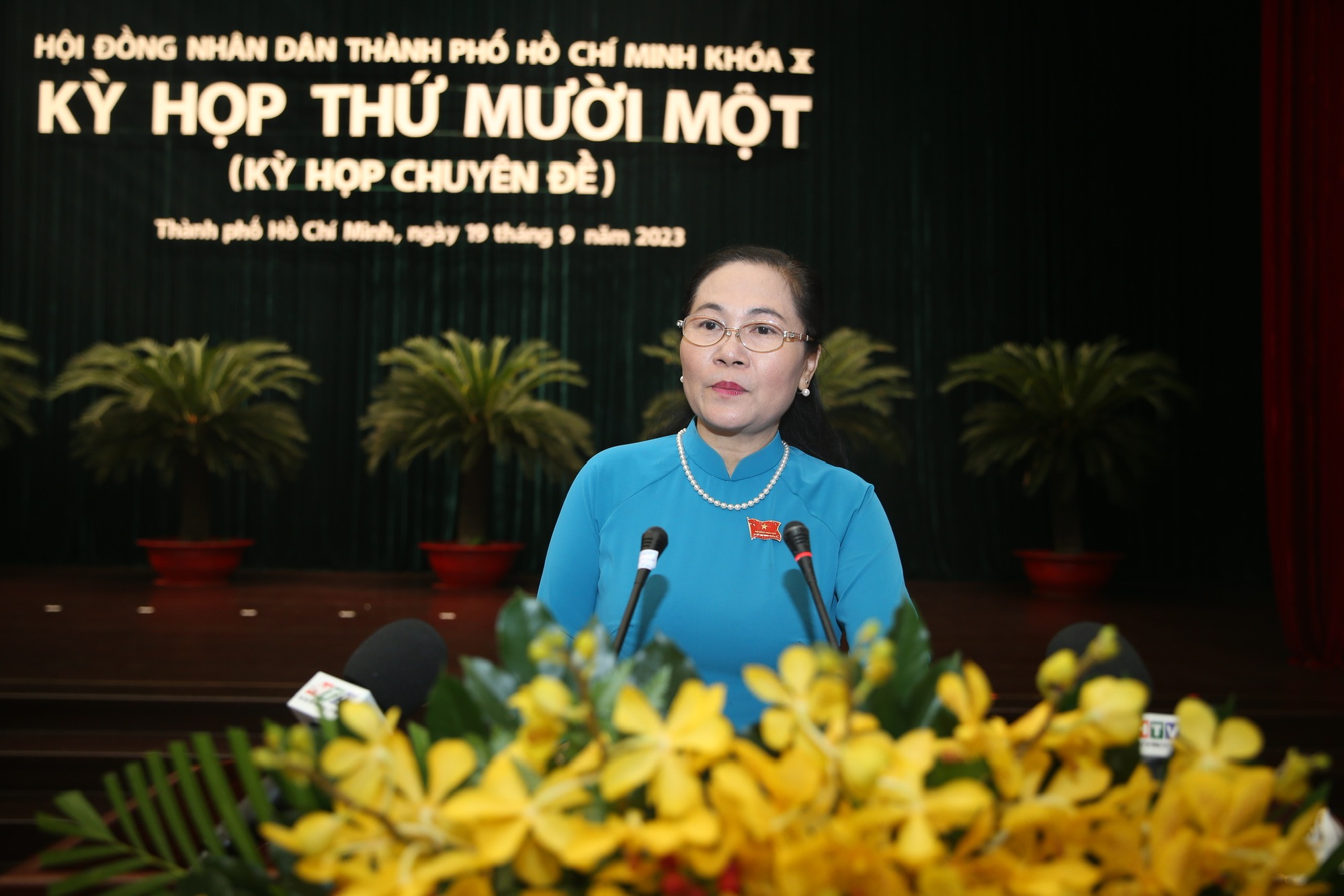 HĐND TP HCM thông qua 107 nghị quyết tại một kỳ họp - Ảnh 1.
