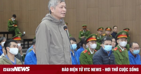 L'ancien vice-ministre des Sciences et Technologies a admis avoir reçu le cadeau de Viet A parce qu'il pensait qu'il s'agissait d'une « branche de fleur de pêcher du Têt »