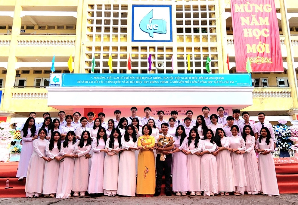 23 triệu học sinh cả nước chính thức bước vào năm học đặc biệt - 22