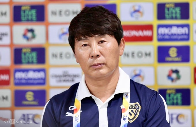 Pohang Steelers coach Kim Gi-dong. Photo: Hieu Luong