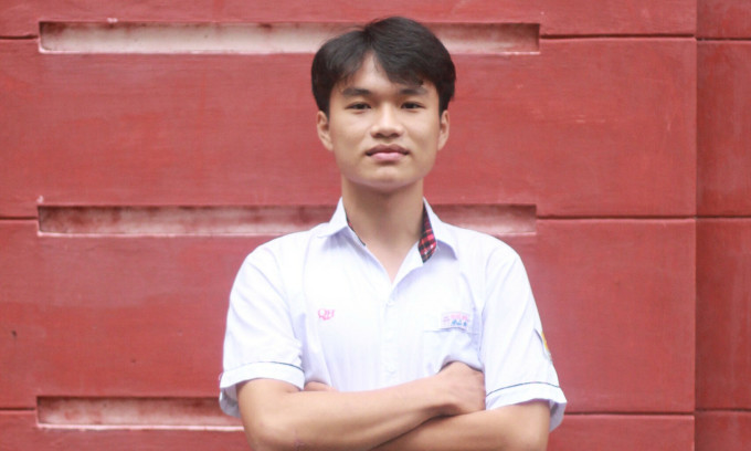 Phan Le Thuc Bao, a student at Quoc Hoc Hue High School for the Gifted. Photo: Provided by the character