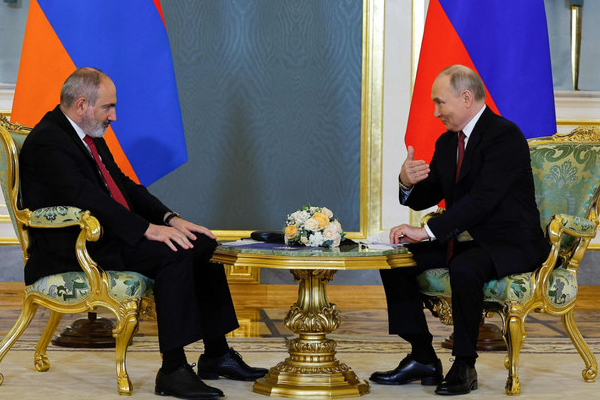 Thủ tướng Armenia gặp ông Putin sau lễ nhậm chức của Tổng thống Nga