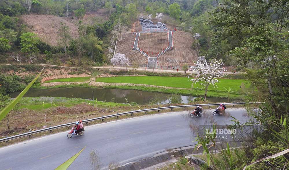 There are still relics that record the difficult days, the roads that once endured thousands of tons of bombs and bullets are now peaceful and poetic.