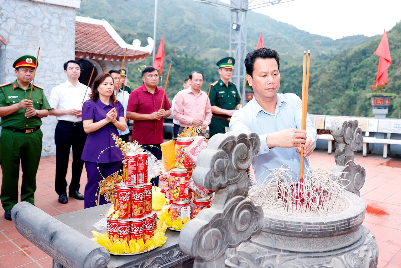 small_20240509-cemetery-vi-xuyen-19-19.jpg