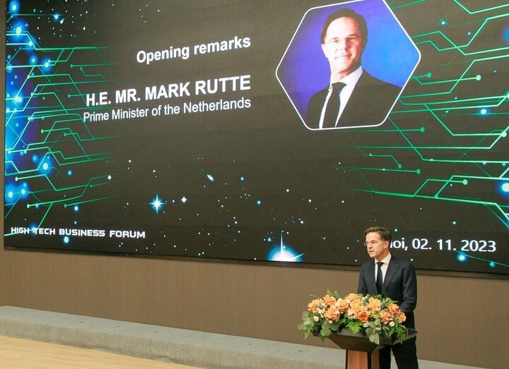 នាយករដ្ឋមន្ត្រីហូឡង់ លោក Mark Rutte ថ្លែងនៅក្នុងវេទិកា។ (រូបថត៖ ស្ថានទូតហូឡង់)