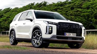 The launch date and powertrain changes of the new Hyundai Palisade have been announced, but the interior and exterior changes will only be clear in the coming months.