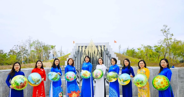 Nghe Ein konischer Hut 'Stolz auf einen Streifen Land und Flüsse'