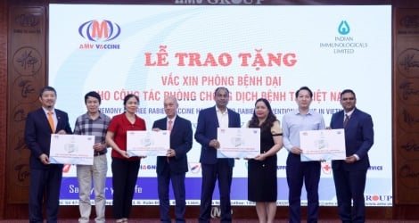 IIL trao tặng 10.000 liều vắc-xin dại cho Việt Nam