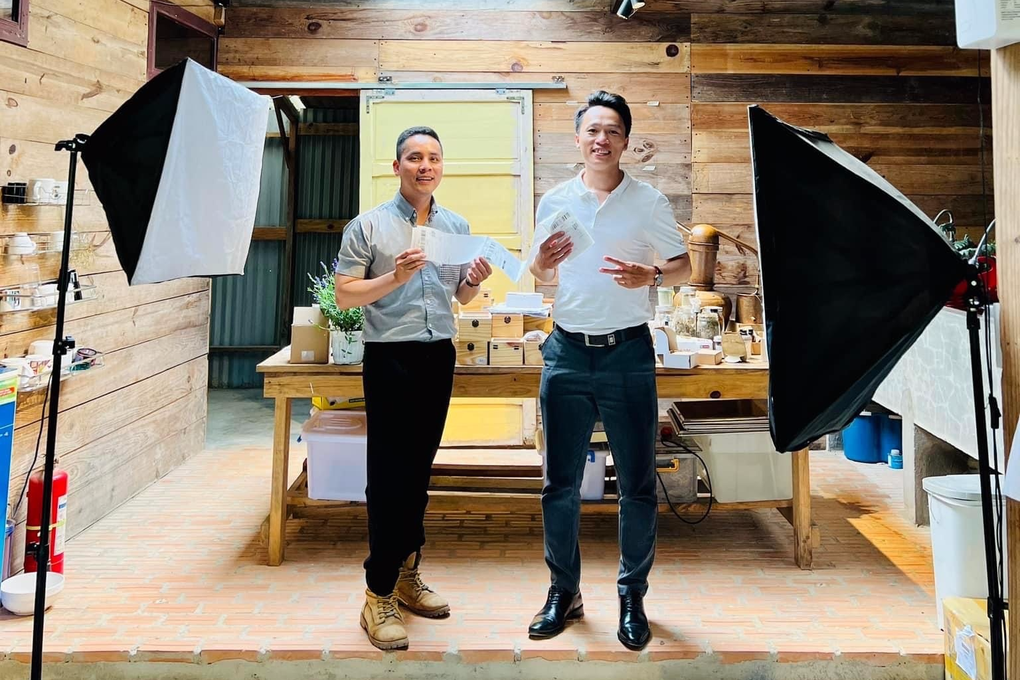 CEO livestream bán hàng để cố nuôi nhân viên, không ngờ kiếm 1 tỷ/tháng - 4