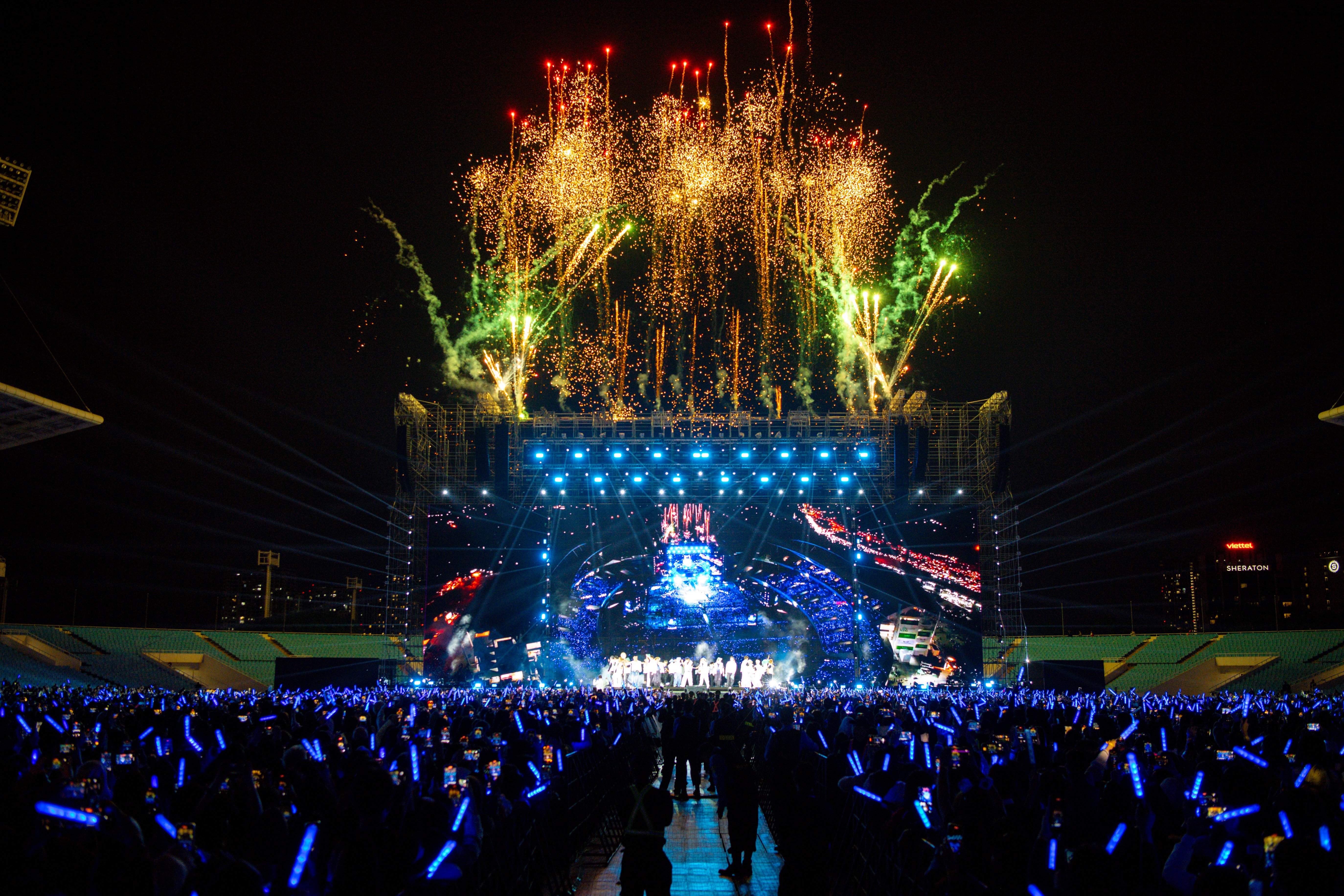 Concert Anh trai say hi: HIEUTHUHAI, Anh Tú bất ngờ hóa thành siêu nhân - 6