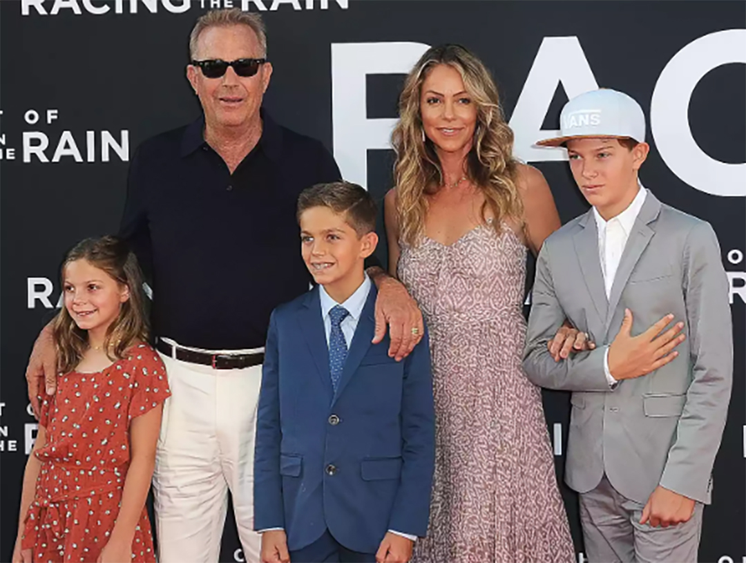 Vợ tài tử Kevin Costner yêu cầu chu cấp tiền nuôi con 248 ngàn USD một tháng - Ảnh 2.