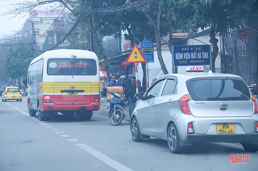 Stationnement « sans soucis » aux arrêts de bus de la ville de Ha Tinh