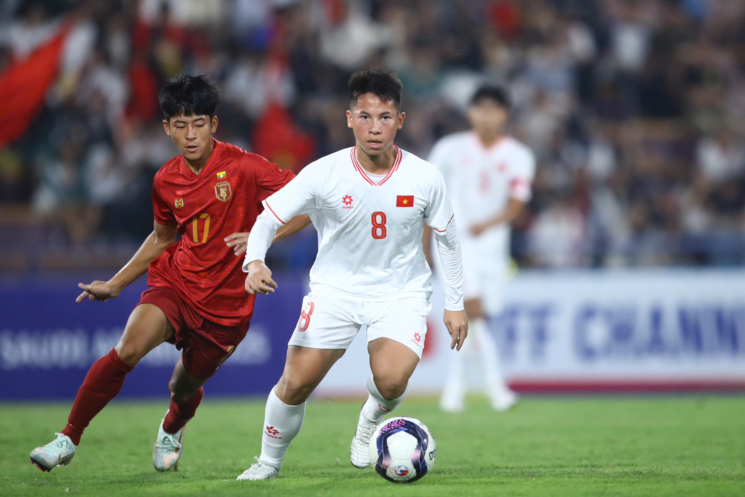 HLV Roland: 'Giấc mơ World Cup không ngoài tầm với U.17 Việt Nam'- Ảnh 4.