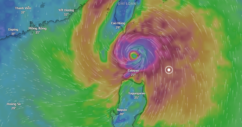 Low pressure trough connected to storm Krathon causes thunderstorms in the East Sea, waves up to 6m high