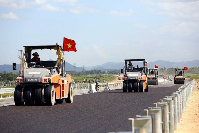 Bauarbeiten an der Nationalstraße 45 – Nghi Son. Foto: Anh Duy