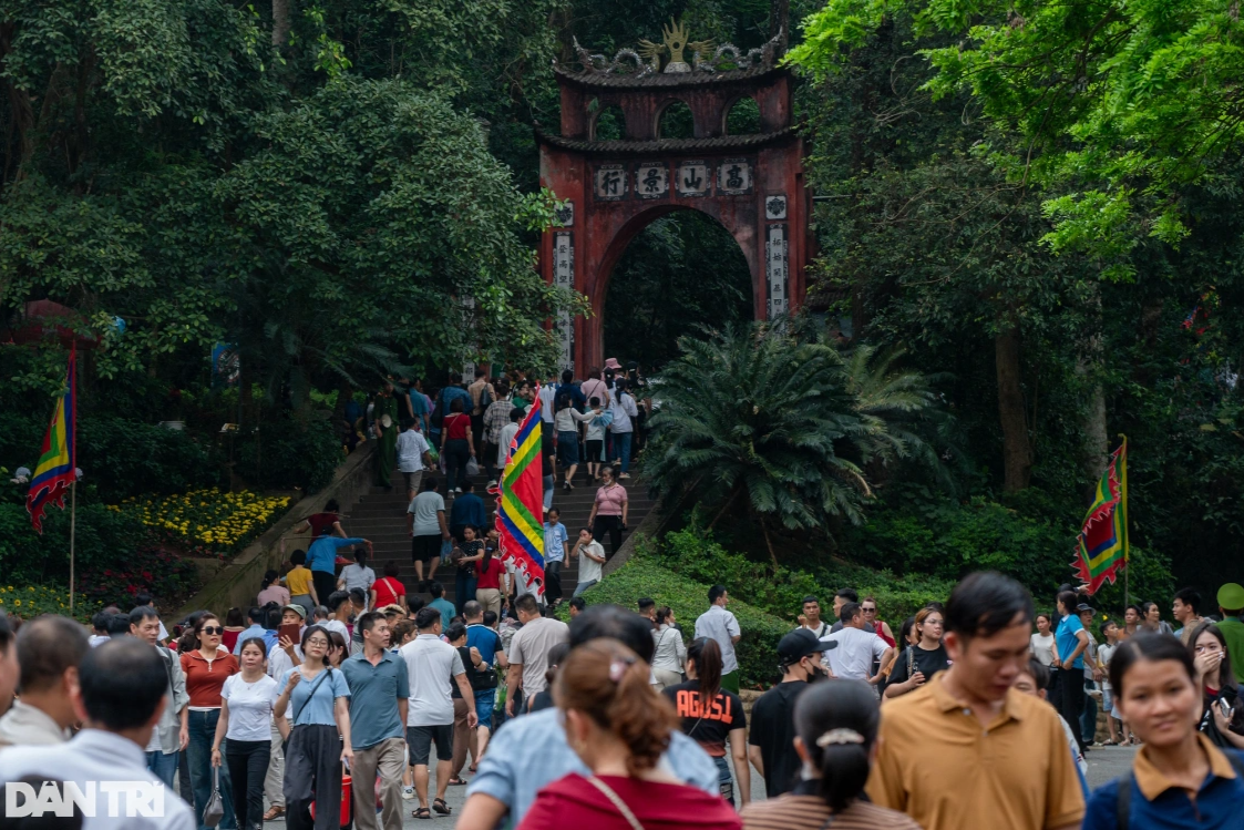 Dr. Tran Huu Son: “El Festival del Templo Hung es un símbolo cultural que perdurará por siempre”