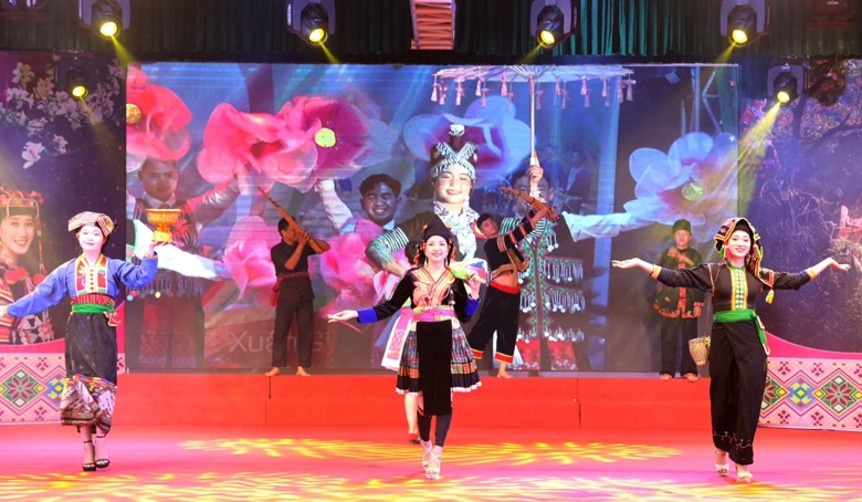 Xoe Thai Art Festival Praises Tinh Dien Bien Hinh 2