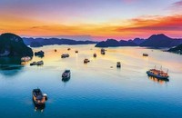 ハロン湾の夕日。写真: Outlook India。