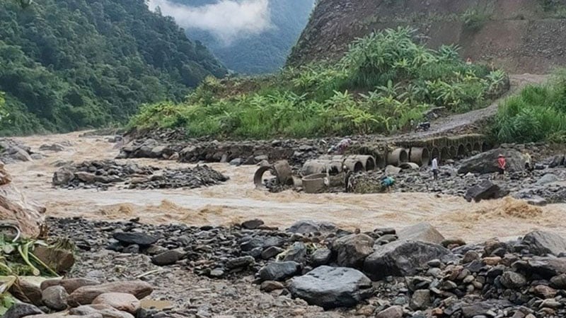 Heavy rain in many areas across the country, beware of flash floods and landslides