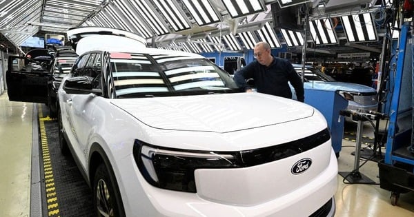 Hai lãnh đạo Ford ‘bị sốc’ sau khi lái thử xe điện Trung Quốc?