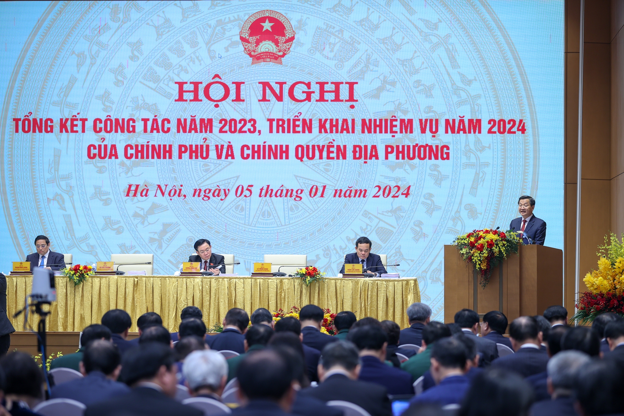 នៅឆ្នាំ 2023 រដ្ឋាភិបាលនឹងដឹកនាំការស្តារឡើងវិញយ៉ាងឆាប់រហ័ស និងការអភិវឌ្ឍន៍សេដ្ឋកិច្ចសង្គម ដើម្បីបង្វែរស្ថានការណ៍ និងផ្លាស់ប្តូរស្ថានភាពបច្ចុប្បន្ន។