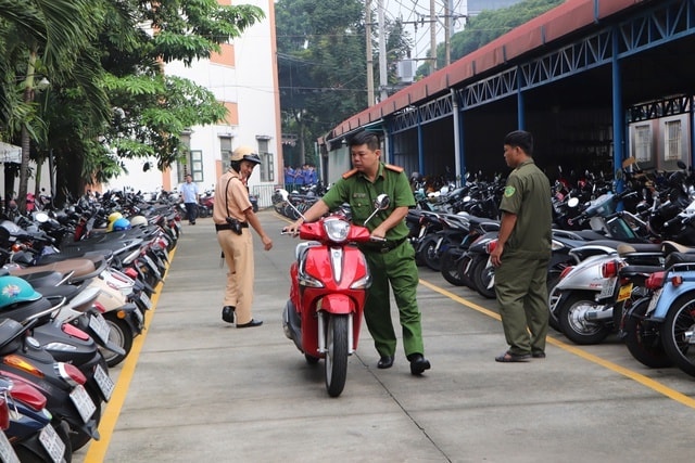 Yêu cầu phụ huynh không đưa xe máy cho học sinh sử dụng khi chưa đủ tuổi- Ảnh 1.