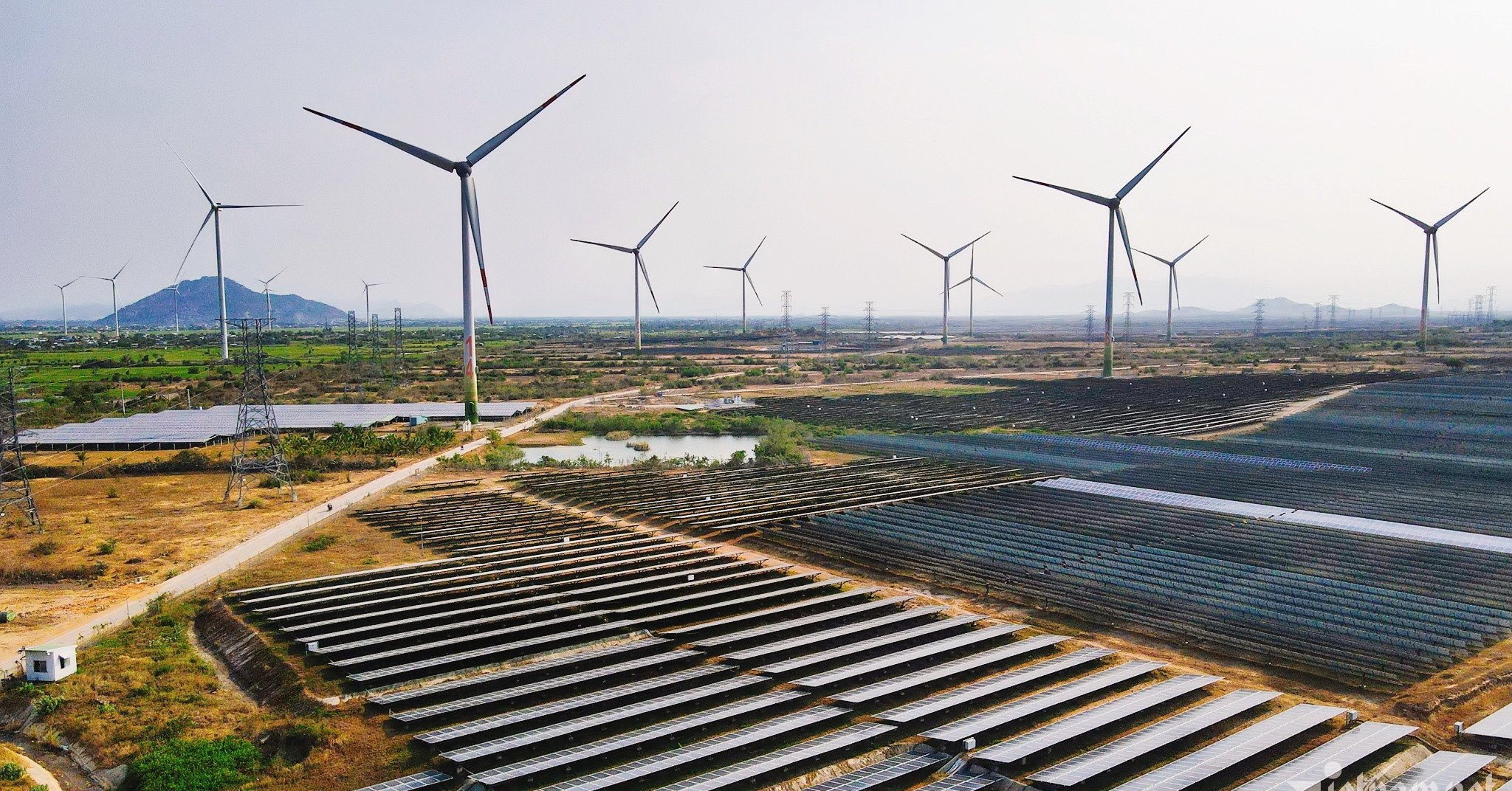 Se necesitan 134.000 millones de dólares para invertir en fuentes y redes eléctricas hasta 2030