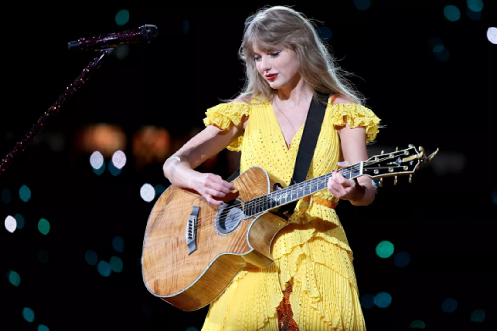 Rihanna, Taylor Swift và Beyoncé lọt vào danh sách 15 sao nữ giàu nhất của Forbes - Ảnh 2.