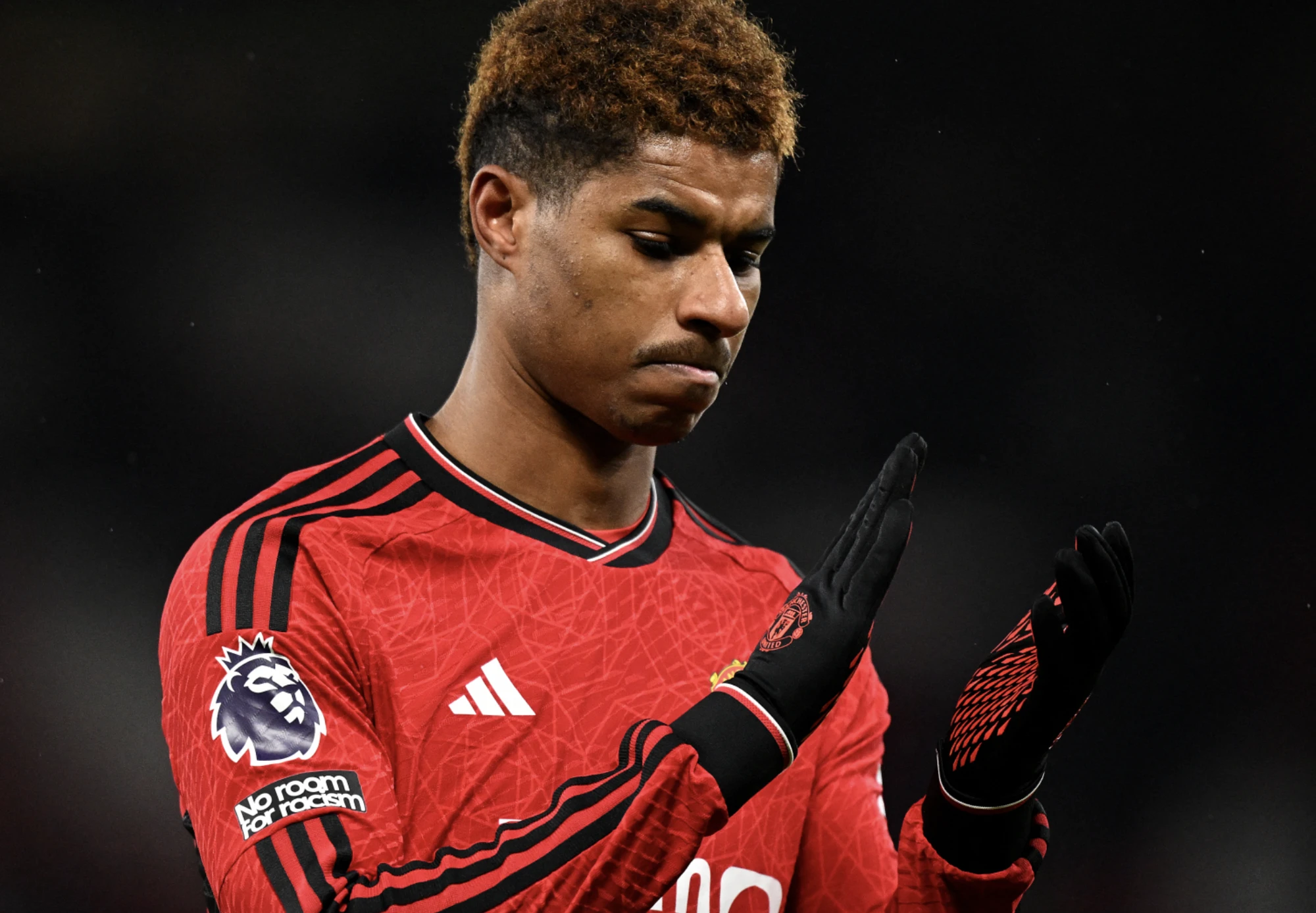 HLV Erik ten Hag đang trừng phạt tiền đạo Rashford? - Ảnh 1.