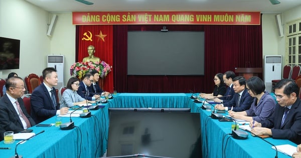 Empresas coreanas quieren cooperar en el desarrollo de ferrocarriles de alta velocidad en Vietnam