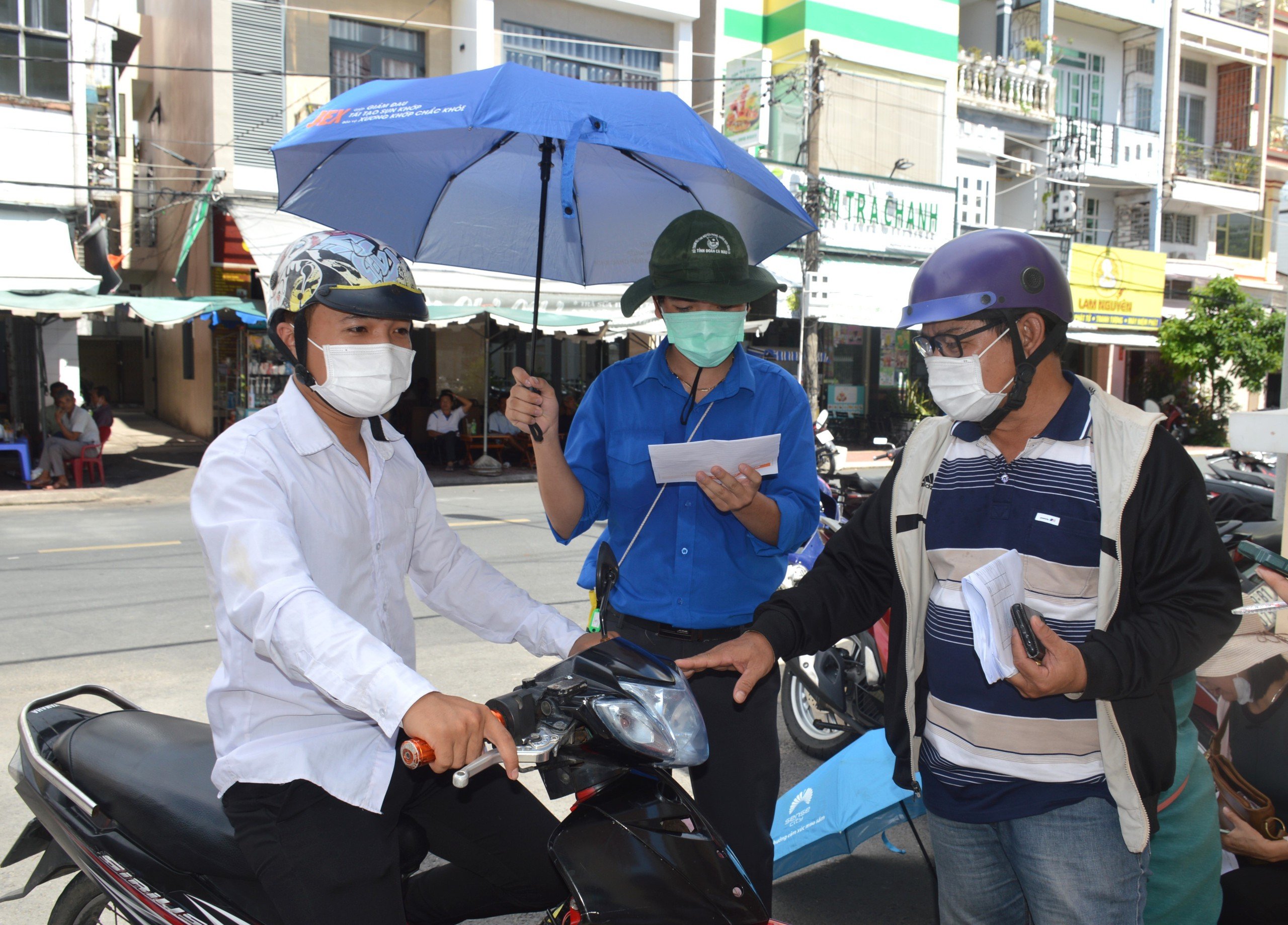 Cà Mau: Lập đường dây nóng tiếp nhận thông tin thi tốt nghiệp THPT- Ảnh 1.