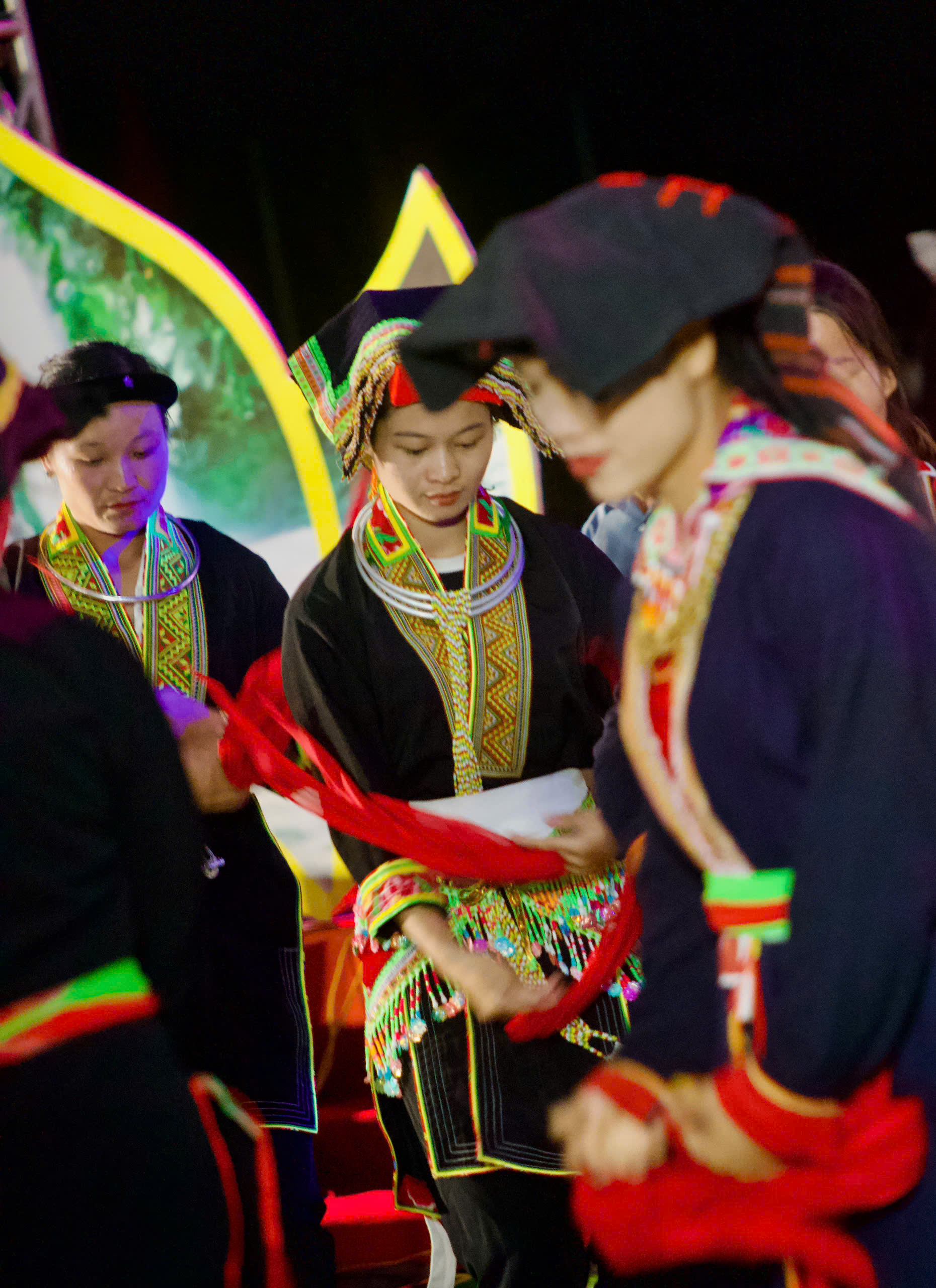 Los valores culturales de los trajes tradicionales deben conservarse imagen 3