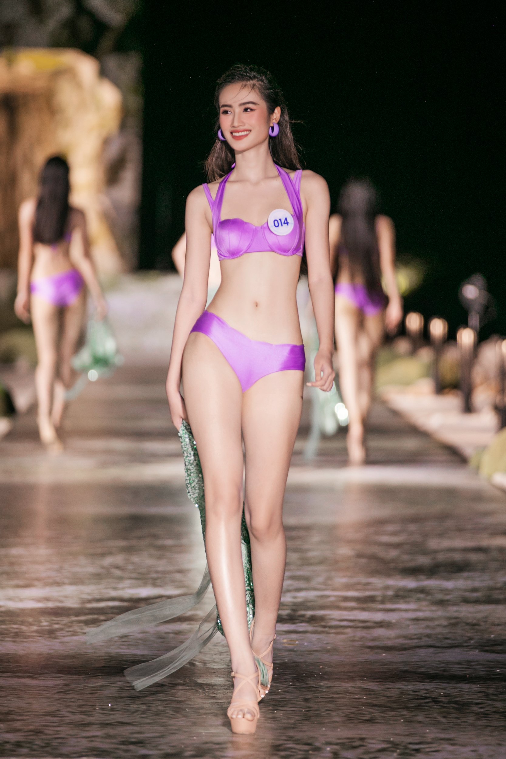Dàn hoa hậu đốt mắt khán giả trong trang phục bikini - Ảnh 7.