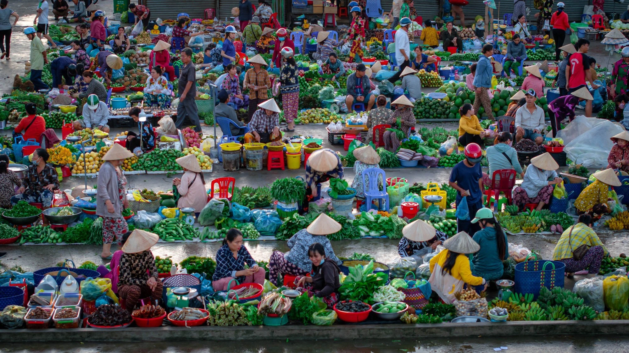 Khung cảnh độc đáo của khu chợ 'có một không hai' ở miền Tây - Ảnh 8.
