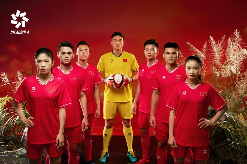 New uniforms of Vietnam men's and women's football teams.