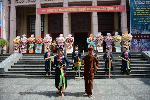 Khai mạc các hoạt động trưng bày, trình diễn, tọa đàm tại Bảo tàng Văn hóa các dân tộc Việt Nam nhân dịp kỷ niệm 79 năm Ngày Cách mạng Tháng Tám thành công và Quốc khánh Nước Cộng hòa xã hội chủ nghĩa Việt Nam (2/9/1945 - 2/9/2024)  - Ảnh 2.